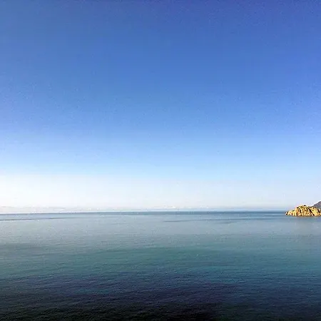 On The Sea Hotel
